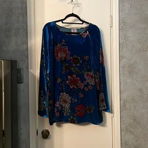 Velvet Johnny Was long sleeve shirt. Size large.